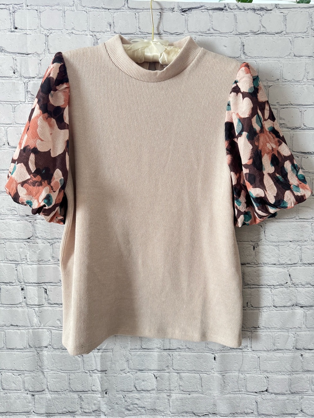 MOD Boutique THML Cream Puff Sleeve Knit Top with Floral Print Sleeves Size L